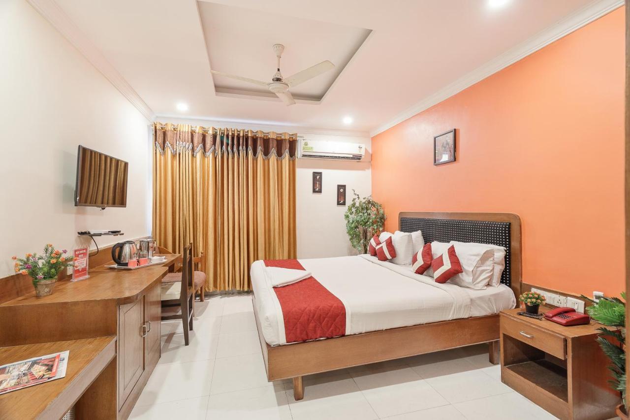 Octave Church Inn Bangalore Extérieur photo